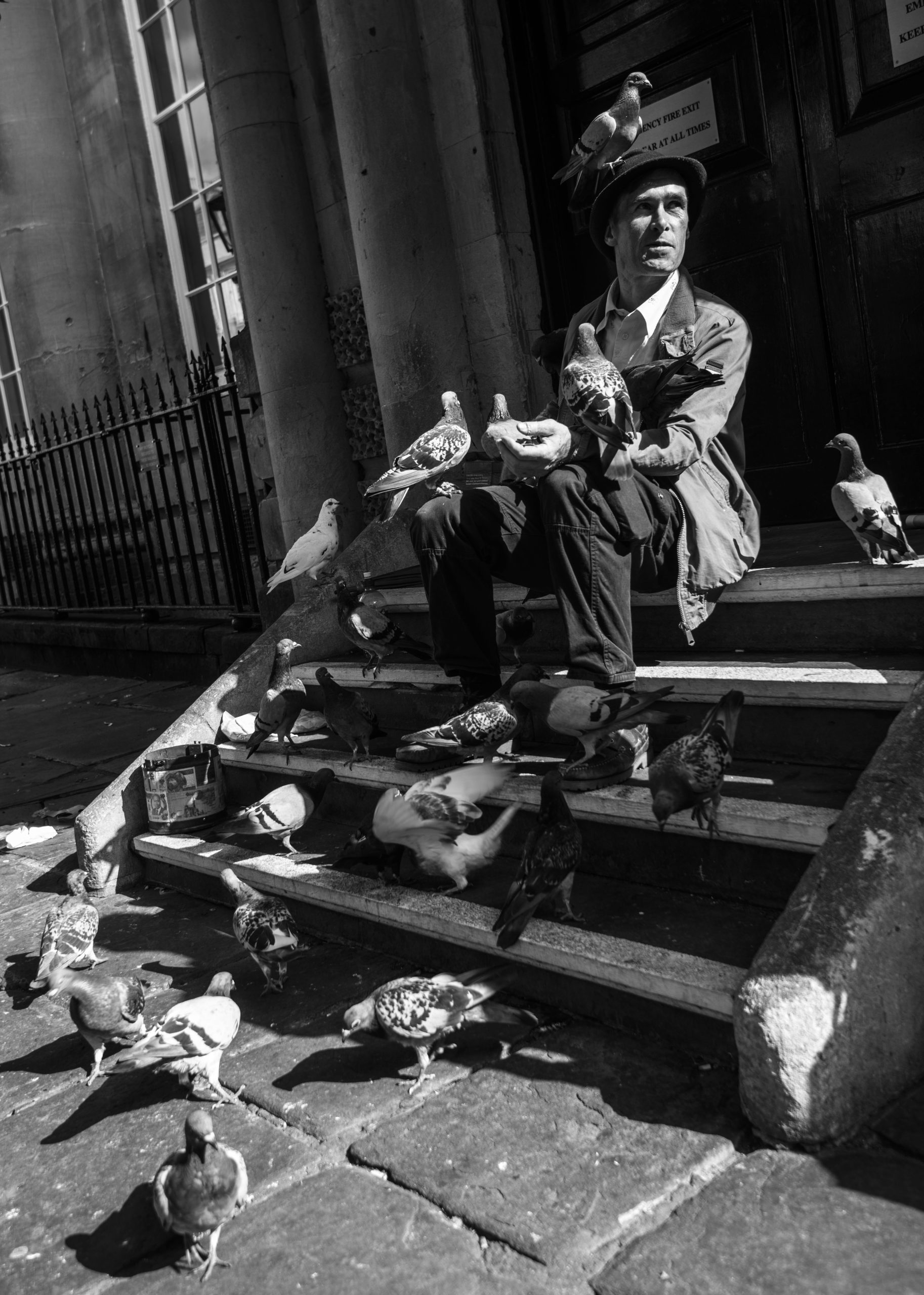 l'uomo-dei-piccioni-uk-street-photography