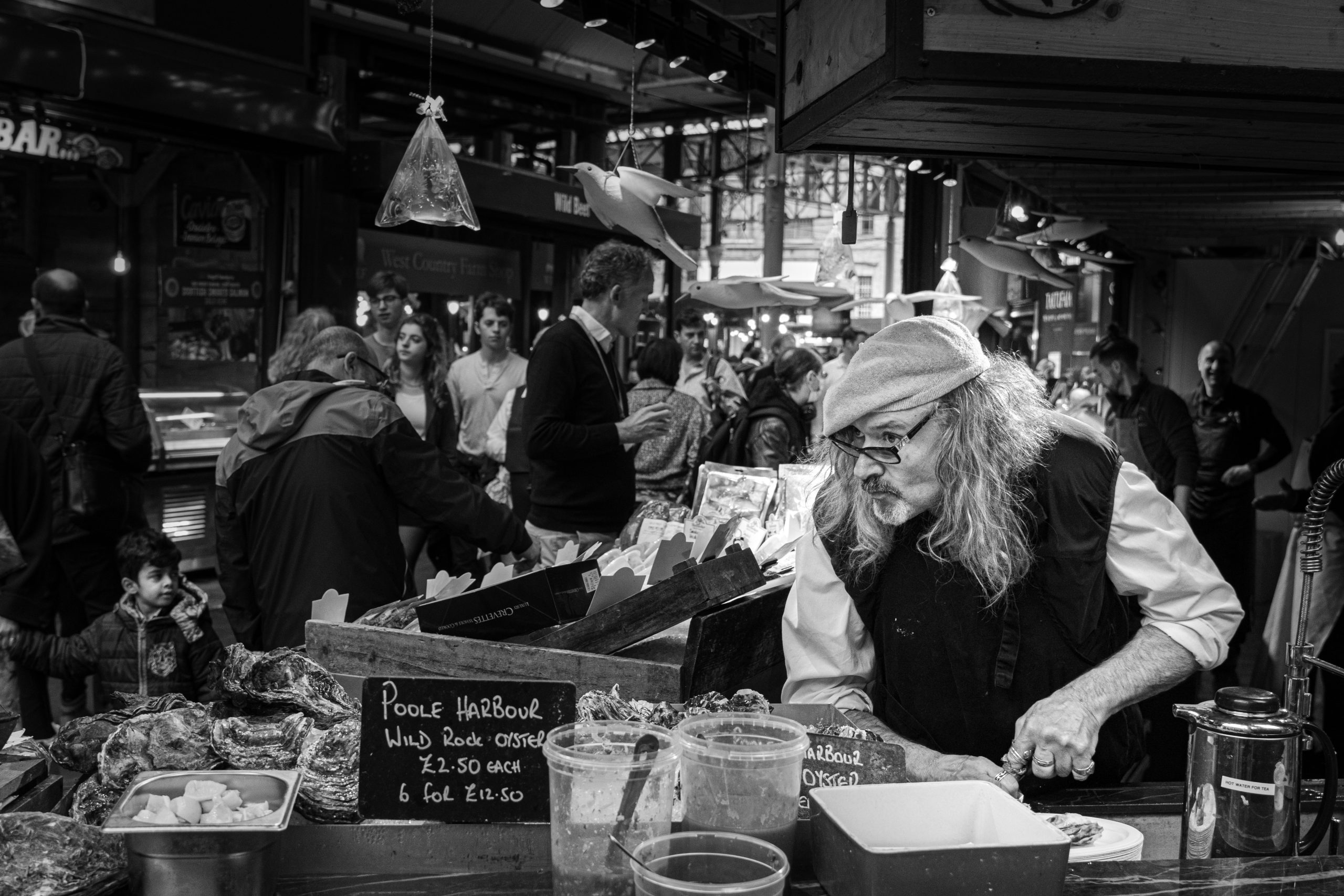 il-venditore-di-ostriche-borough-marchet-londra-street-photography