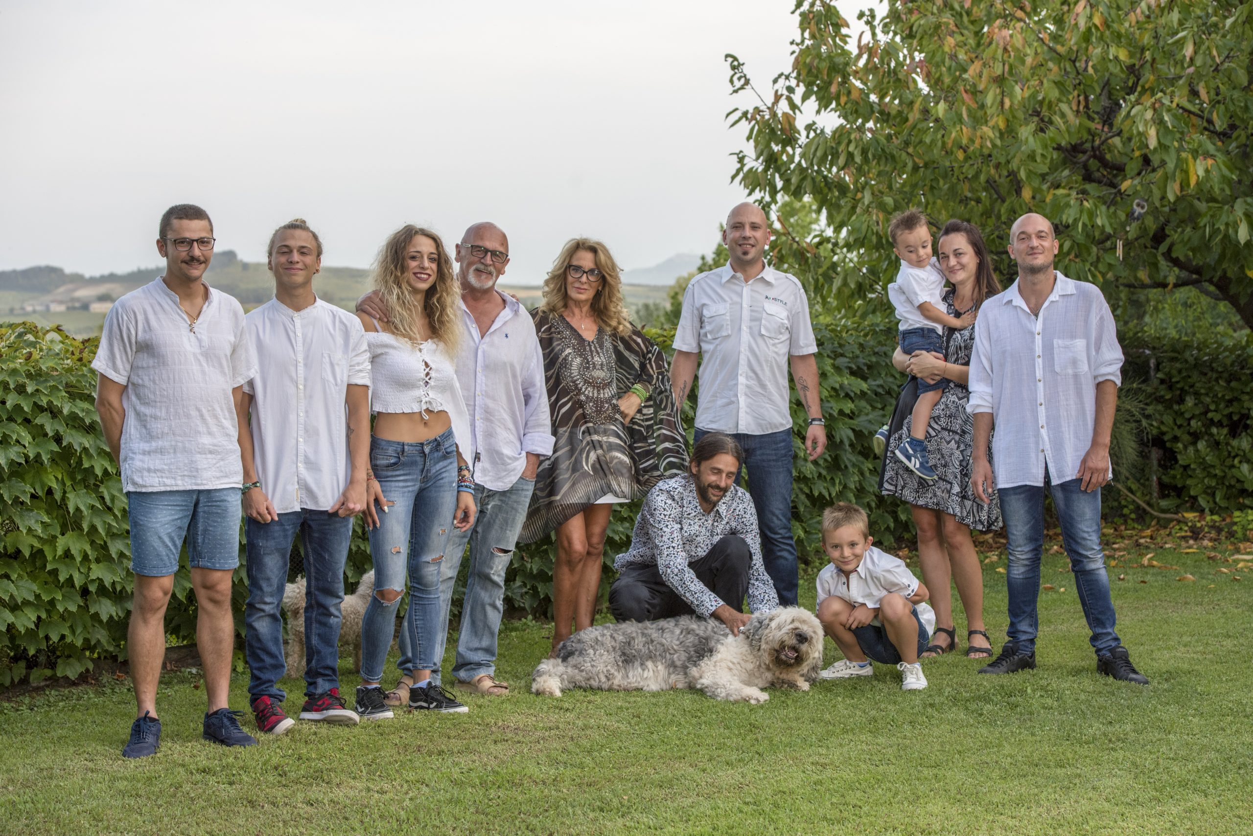 big-family-campagna-roero-portrait-family
